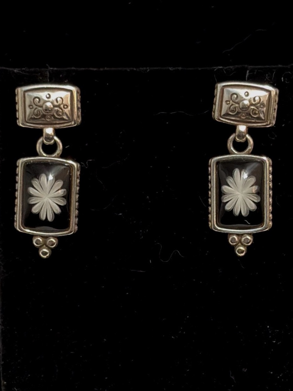 Vintage Brighton Water Lily Dangle Earrings Black Silver Plated Floral Retired